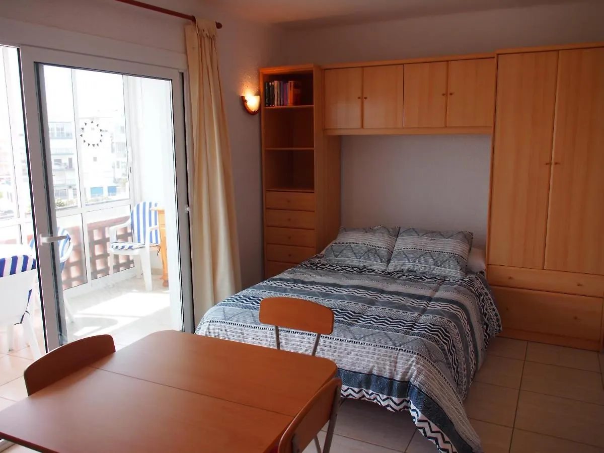 Miramar 21C Apartment Roses Spain